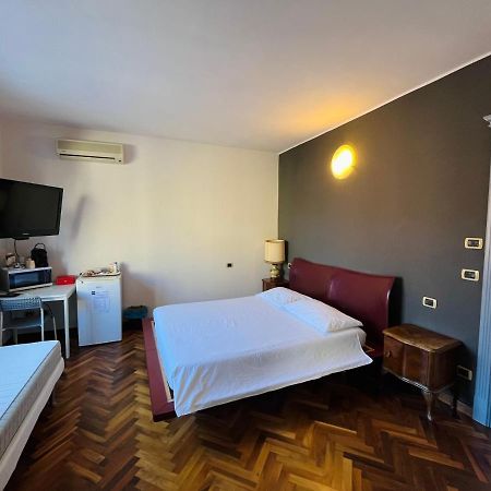 Viale Manzoni Hotel Sassuolo Luaran gambar